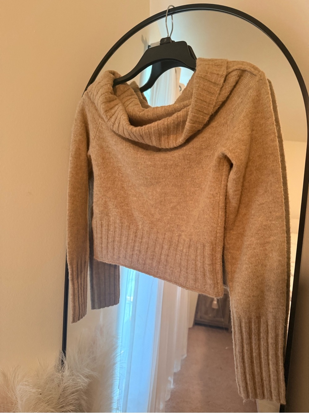 🤎 Urban Outfitters BDG Sweater – Size Small 🤎